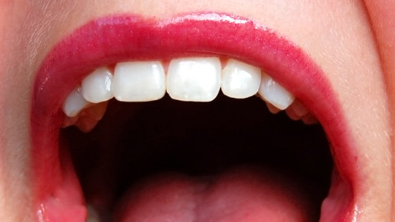 Objawy cukrzycy w jamie ustnej